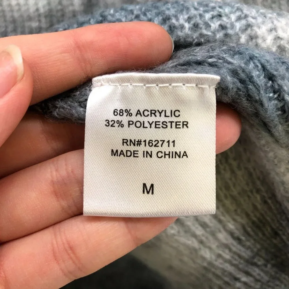 NWOT Hooked Up By IOT Turtleneck Sweater Womens M Gray Striped Ombre‎ Relaxed